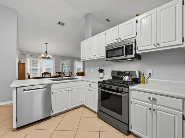 5187 Whitehurst Ln, Crestview, FL 32536