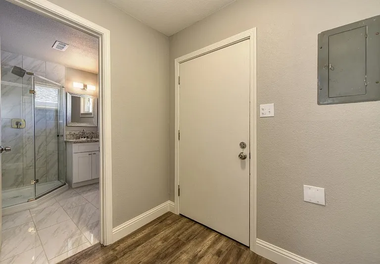 7024 Woodmore Oaks Dr #B — Photo 12