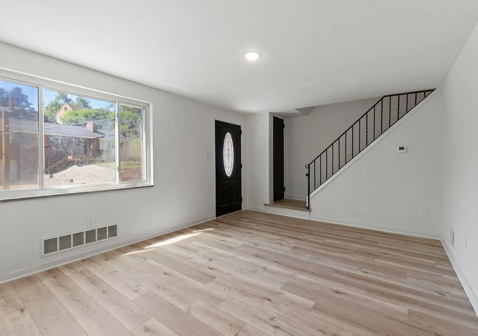 Ready For Move In! Don't Miss This Renovated 2 Bedroom In Beechview! — Photo 3