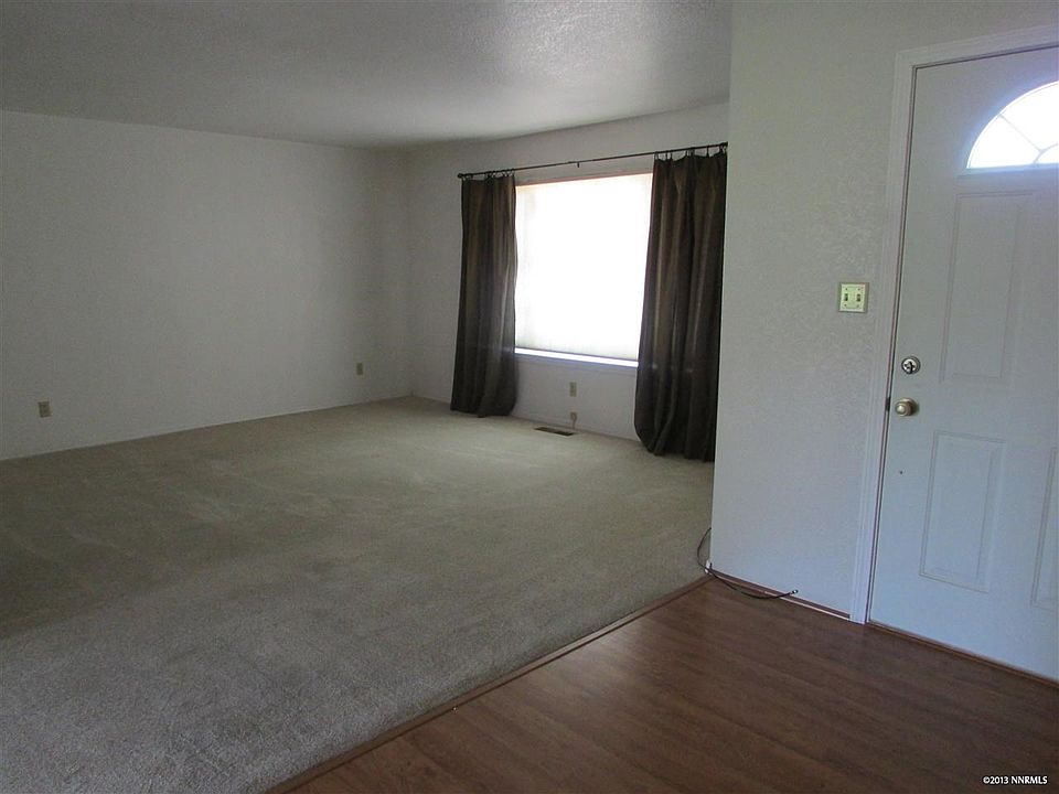 1st image of 965 Fairway Dr