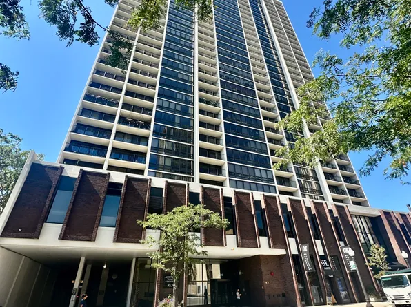 1636 N Wells St APT 2214, Chicago, IL 60614