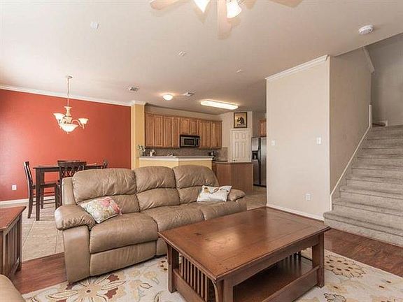 3rd image of 1101 Parmer Ln Unit 123