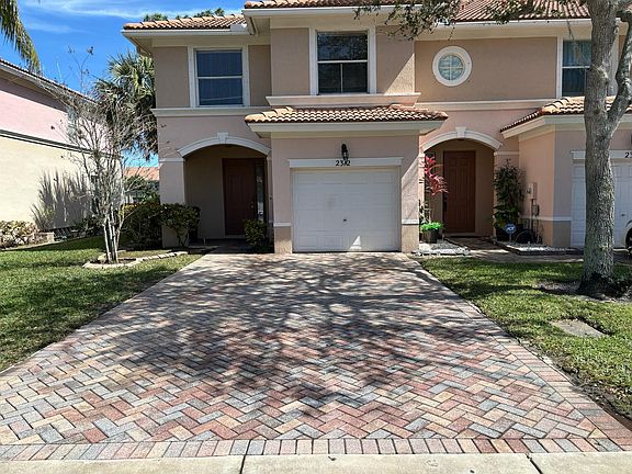2nd image of 2312 Seminole Palms Drive