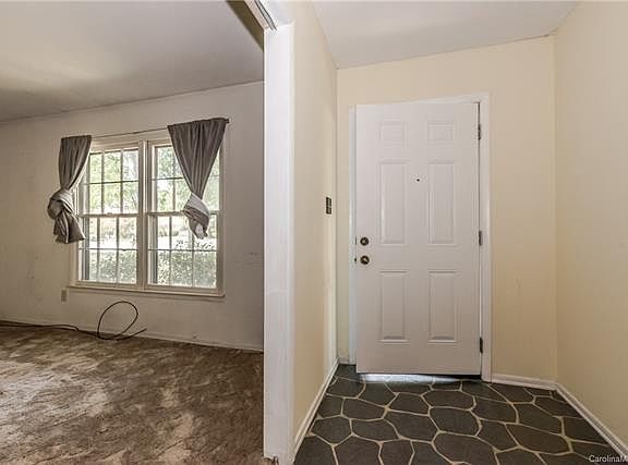 3rd image of 6618 Dwightware Blvd