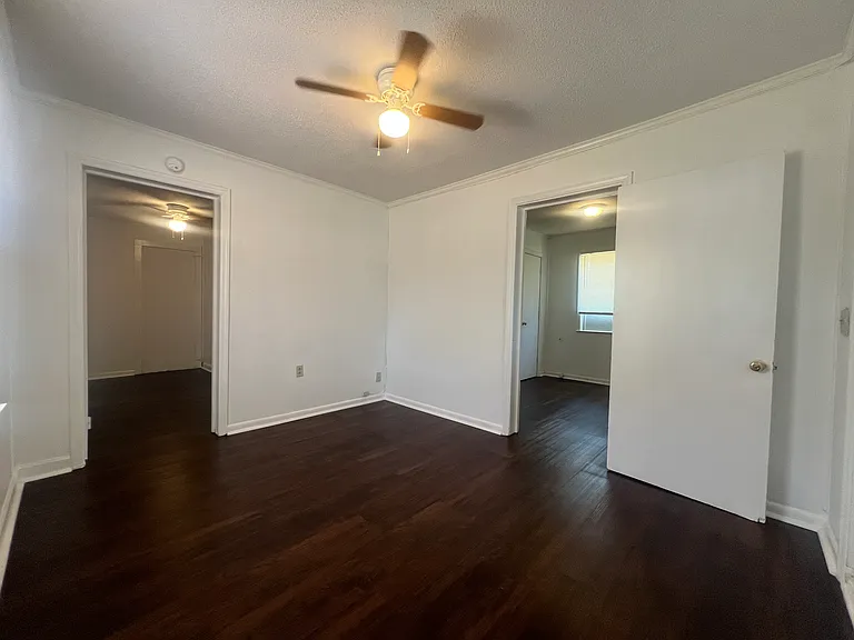 621 W Jones Ave #B — Photo 5