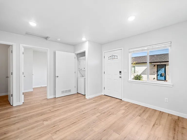 5240 NE 89th Ave — Photo 5