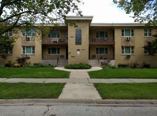 1129 Homestead Rd APT 2C, La Grange Park, IL 60526