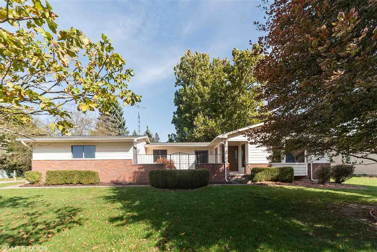 1048 Cabot Dr photo 1