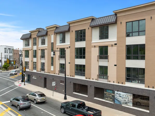 165 Saint Pauls Avenue image 1 of 33