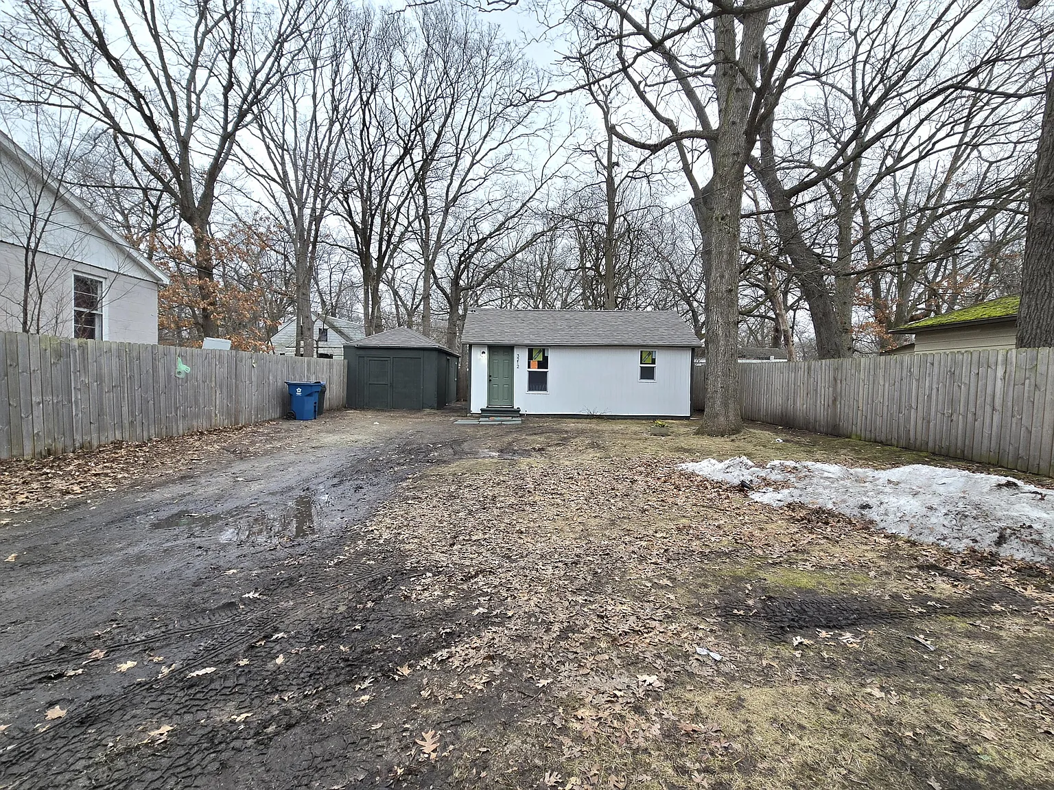 3212 5th St photo 1