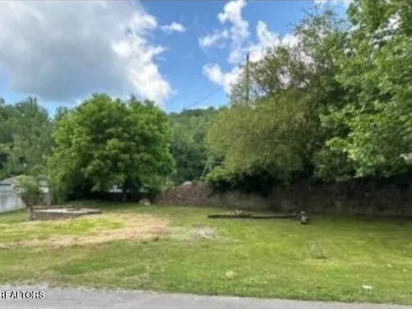 321 E Main St, Oakdale, TN 37829