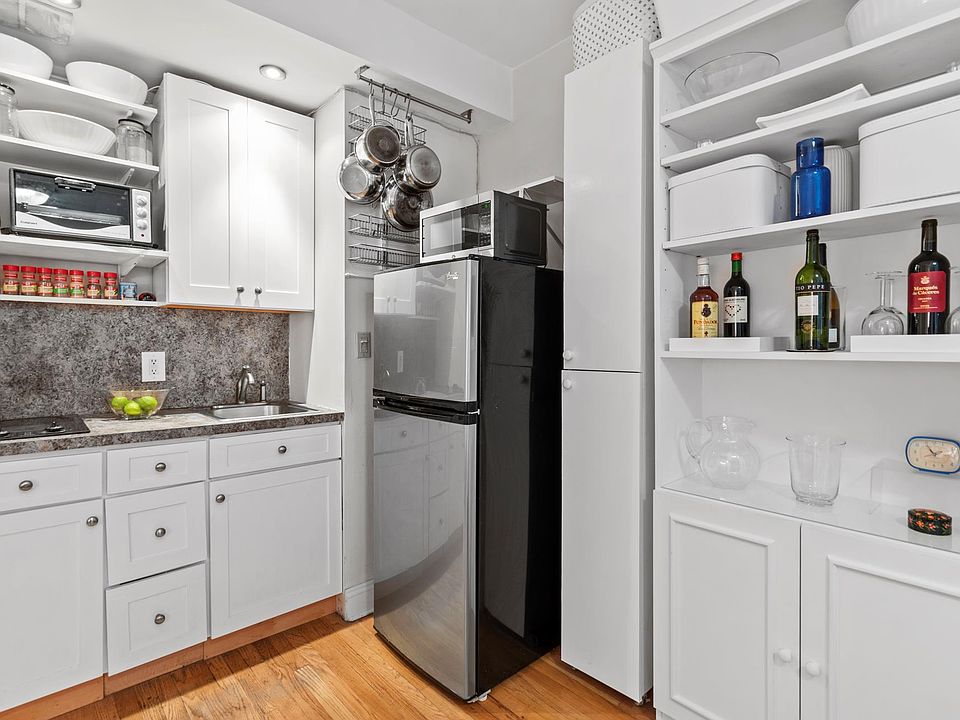 1st image of 320 E 42nd St APT 214
