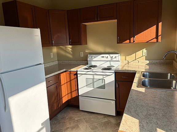4th image of 285-295 N Cross St #225