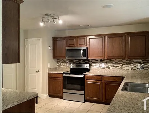 2320 Hummingbird Way — Photo 5