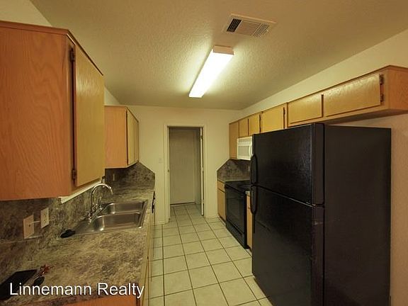 4th image of 2609 Alma Dr #B