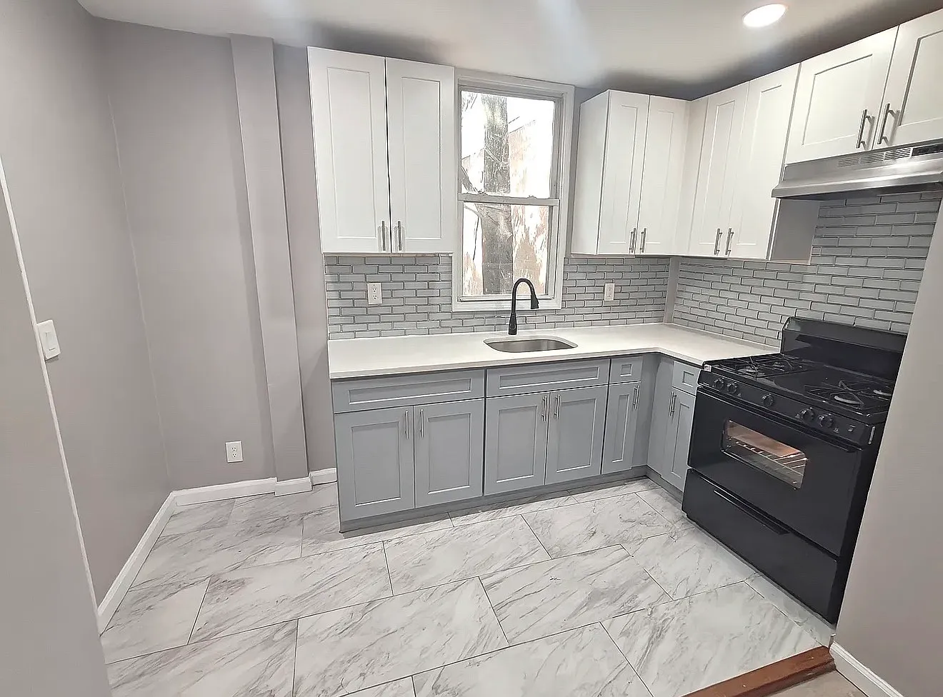 2 bed, $1,695 — Photo 1