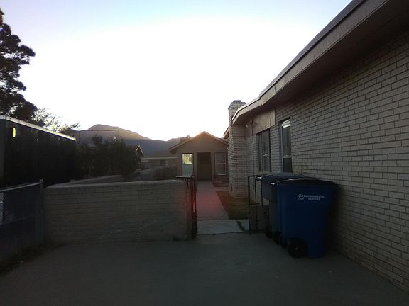 4th image of 10615 Nell Pl