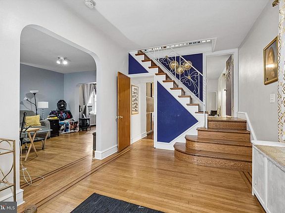 3rd image of 1114 Faunce St