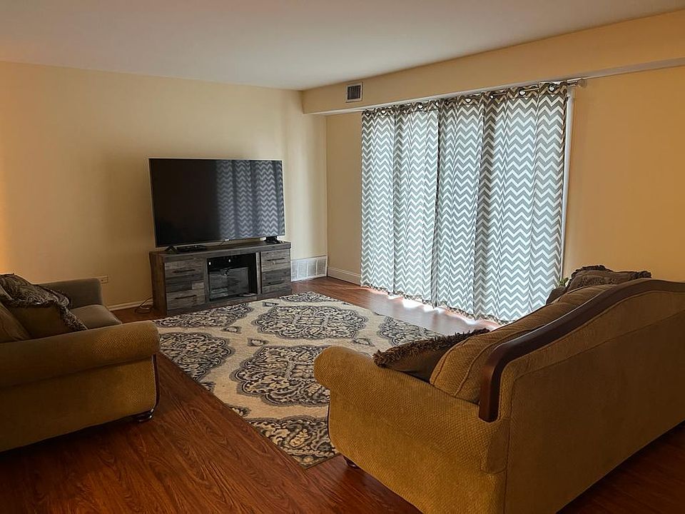 1st image of 4415 Blackhawk Ln APT 104