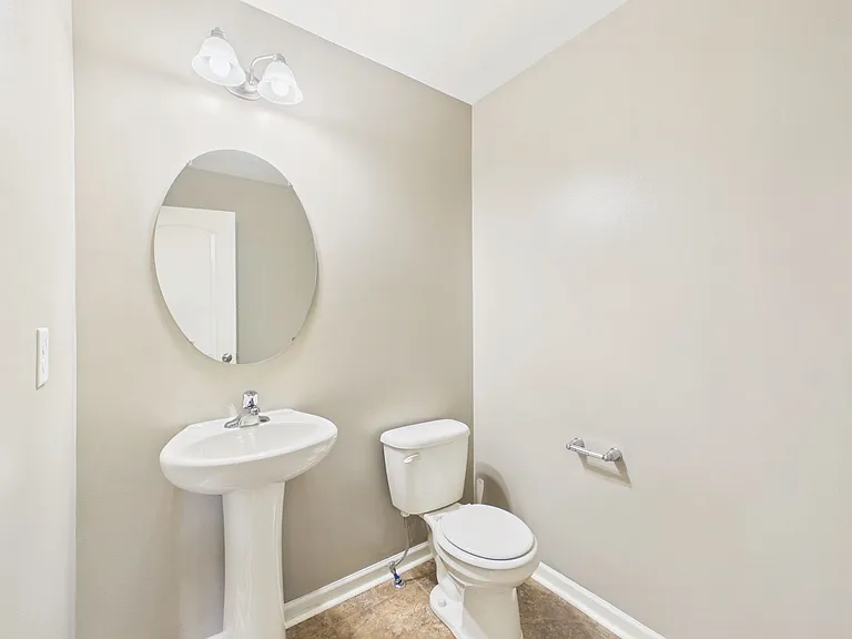 117 Mapleton Blvd — Photo 10