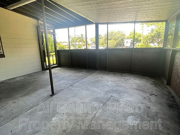 4th image of 1233 Linda Ln