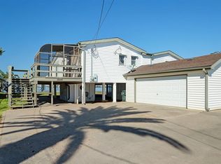 9814 Airway Ln, Galveston, TX 77554