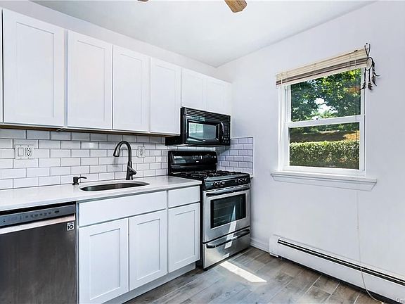 4th image of 10 Fieldstone Dr APT 332