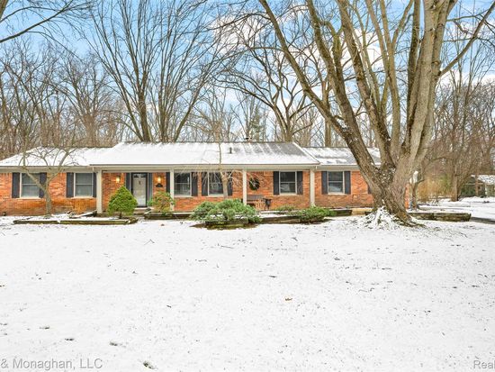 210 Mead Rd, Rochester Hills, MI 48306