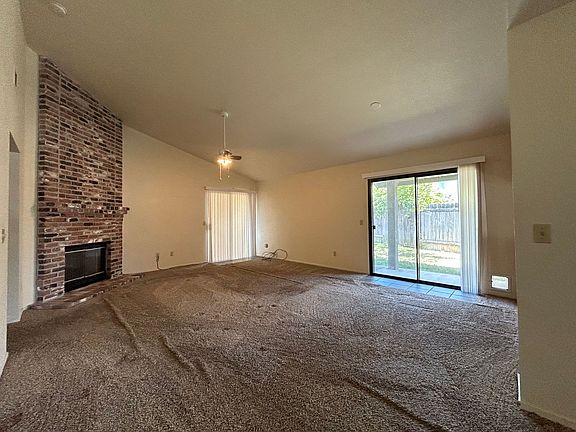 3rd image of 986 Cedar Canyon Cir
