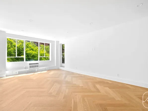 15 West 12th Street image 1 of 27