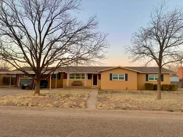 908 W Bryant St, Lockney, TX 79241