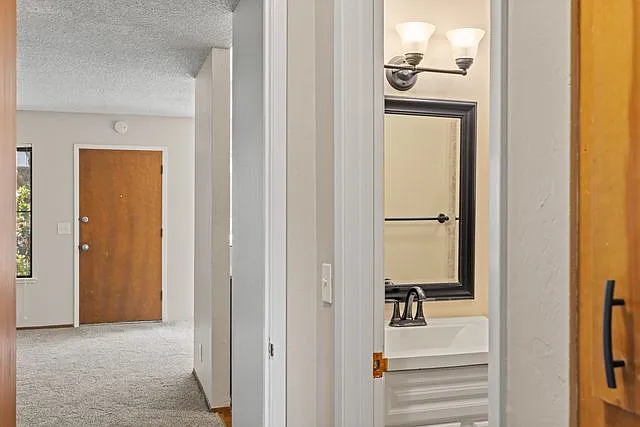Park Plaza Apartments — Photo 8