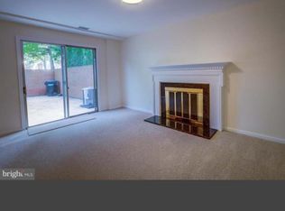 5951 Queenston St, Springfield, VA 22152