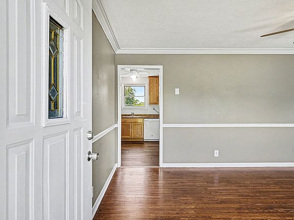 4th image of 1404 Alton Dr