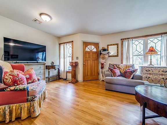 5th image of 406 N Edison St