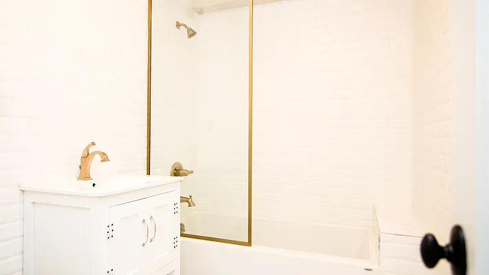 Rented by Nooklyn NYC LLC | media 23