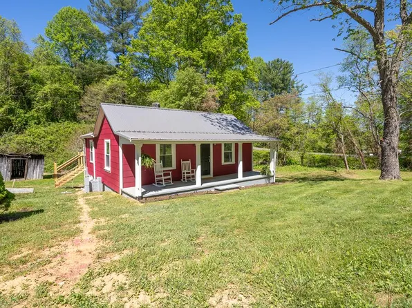 3631 Poplar Camp Rd, Hillsville, VA 24343