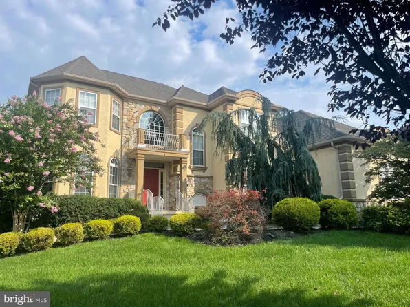 4 Florabunda Ln, Cinnaminson, NJ 08077