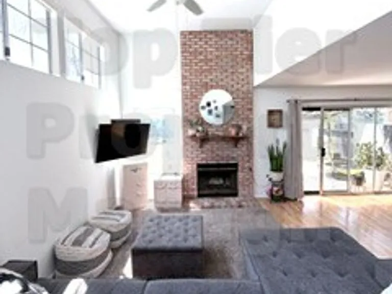 4271 Esperanza Way — Photo 2