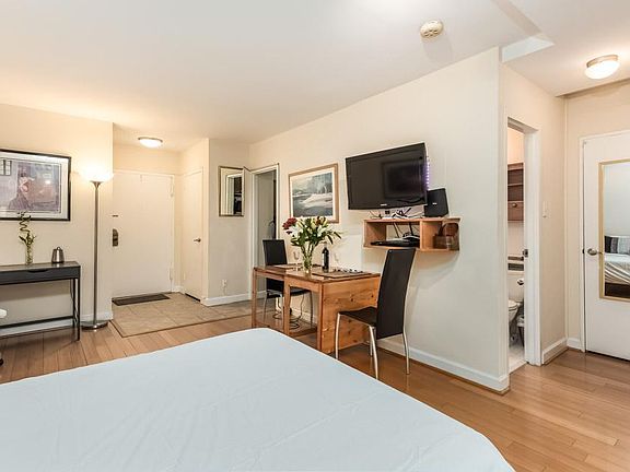 4th image of 1011 Arlington Blvd APT 632