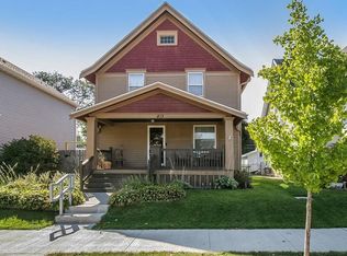 813 E Ave NW, Cedar Rapids, IA 52405