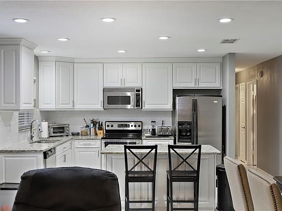 5th image of 2834 49th St N