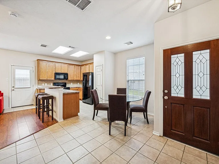3206 Pearl Bluff Ln — Photo 4