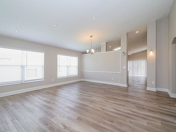 3rd image of 15719 Markham Dr