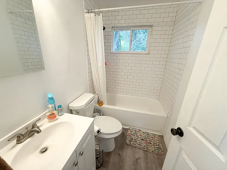 117 E Plum St — Photo 11