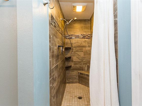 2nd image of 4111 Tyndale Dr