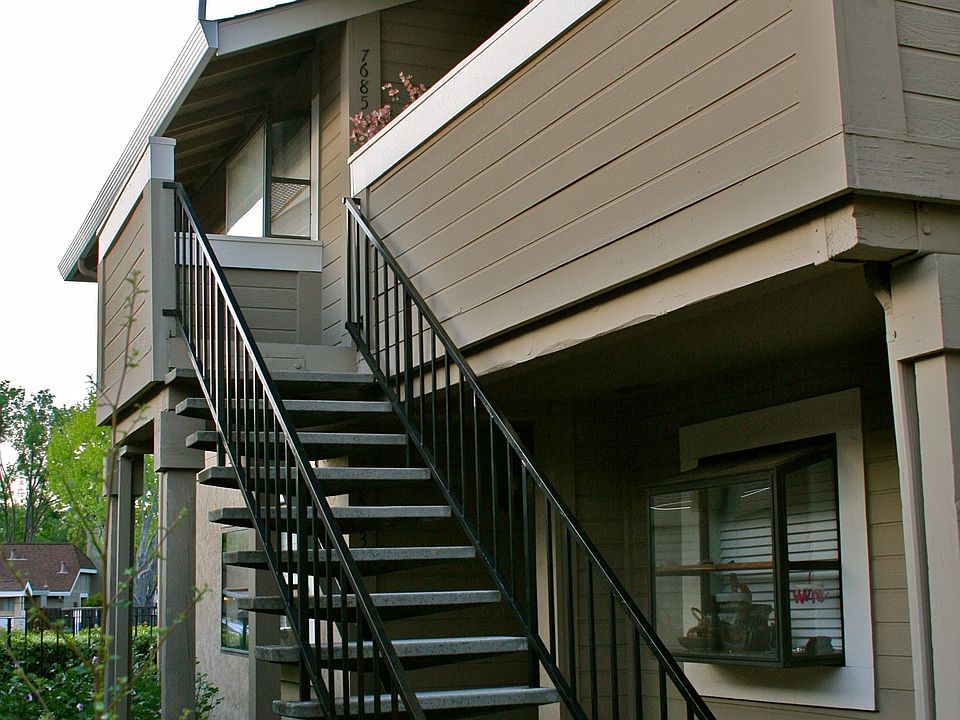1st image of 7685 Arbor Creek Cir