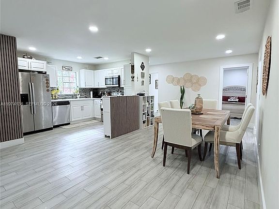 3rd image of 22355 SW 57th Cir