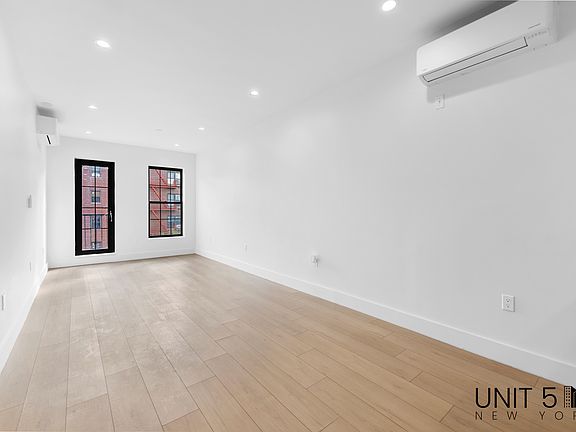 5th image of 581 New York Ave #601