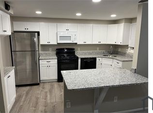 1053 Foxcroft Ln, Essex, MD 21221